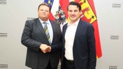 Obmänner unter sich: Christoph Zarits (re.) und Bernd Strobl. (Bild: Reinhard Judt)