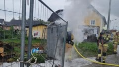 Die Feuerwehr schritt rasch ein. (Bild: FF Bürmoos)
