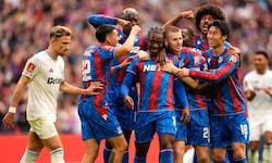 Crystal Palace gewann mit 3:0 gegen Aston Villa und steht damit im FA-Cup-Finale.