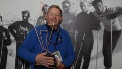 Chuck Ferries mit der goldenen Gams (Bild: instagram.com/Hahnenkammrennen)