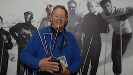 Chuck Ferries mit der goldenen Gams (Bild: instagram.com/Hahnenkammrennen)