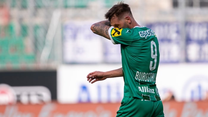 Guido Burgstaller sah die Rote Karte.