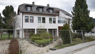 Was passiert mit der früheren GKK-Außenstelle in Tamsweg? Die Kasse lässt die Immobilie seit Jahren leer stehen. (Bild: Roland Holitzky)