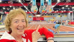 Karmella Michlfeit mit ihren drei Medaillen von der WM in den USA (Bild: Michlfeit)