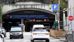 Die Einfahrt in den Porsche-Tunnel wäre bei der Kapuzinerberg-Garage. (Bild: APA/BARBARA GINDL, Krone KREATIV)