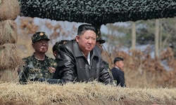 Der nordkoreanische Staatschef Kim Jong-un bei einem Besuch einer Ausbildungsstätte der ...