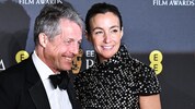 Hugh Grant mit Ehefrau Anna Elisabet Eberstein im Februar 2025