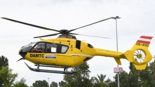 Rettungshelikopter sind täglich im Einsatz, in Waldhausen konnte der Notarzt leider nicht mehr helfen. (Bild: P. Huber)
