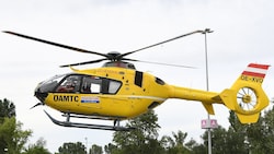 Rettungshelikopter sind täglich im Einsatz, in Waldhausen konnte der Notarzt leider nicht mehr helfen. (Bild: P. Huber)