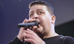 Zuletzt stand für den Sänger, der am 3. Mai 60 wird, wieder vermehrt die Musik im Fokus. (Hier ...