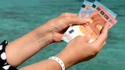 Um einen Euro kann man in einigen Urlaubsländern mehr kaufen als in Österreich. Das gilt heuer ...