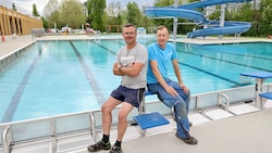 Hannes Perstling (links) und Lukas Bonstingl haben als Bademeister in Stainz alles unter ...