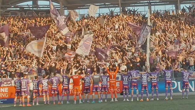 Die Austria-Fans gingen ab. Und die Mannschaft machte voll mit. (Bild: Facebook.com/FK Austria wien)