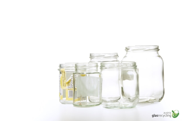 Farblose Lebensmittelgläser gehören zum Weißglas.