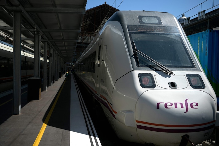 Der Zugverkehr in Spanien steht mittlerweile still. 