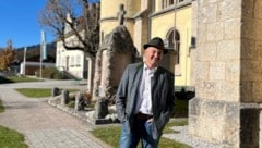 Ein Kondolenzbesuch bei einer Trauerfamilie war Montagvormittag der letzte offizielle Akt von Ernst Fischbacher als Bürgermeister. (Bild: Barbara Winkler)