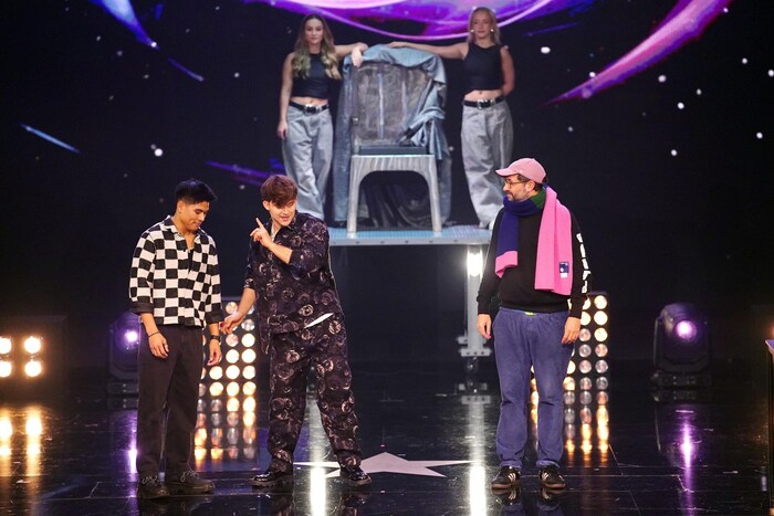 Private Gegenstände von zwei willkürlich ausgesuchten Gästen schickte „Fab Fox“ auf eine ...