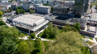 Der Eislaufweg im vergangenen Winter und die Ganzjahresnutzung der Donauparkhalle waren erst der ...