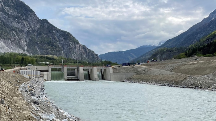 Das Salzach-Kraftwerk Stegenwald wurde nach vielen Jahren der Diskussionen gerade feierlich ...