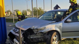 Bei einem Auffahrunfall wurden vier Personen verletzt, darunter ein sechsjähriges Mädchen ...