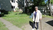 Helga G. liebt dieses Grundstück seit ihrer Kindheit. (Bild: Bartel Gerhard)