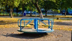 Spiel und Spaß endete für zwei Jugendliche im Krankenhaus (Symbolbild) (Bild: stock.adobe.com Виталина Митрофанова)