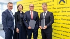 RLB-Chefetage: Rainer Stelzer, Ariane Pfleger, Martin Schaller und Florian Stryeck (von links). (Bild: RLB Steiermark/Peter Riedler)