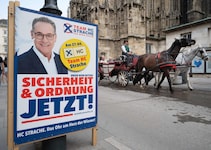 Sein Politprojekt ist am Ende. Heinz-Christian Strache will es abwickeln. Die zwei Bezirksräte ...