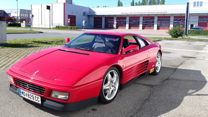Gesucht wird nach diesem Ferrari – laut Besitzer ist das Auto bis zu 100.000 Euro wert. 