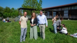 Landeshauptmann-Stellvertreterin Anja Haider-Wallner mit Nationalpark-Direktor Johannes Ehrenfeldner (rechts).  (Bild: Charlotte Titz)