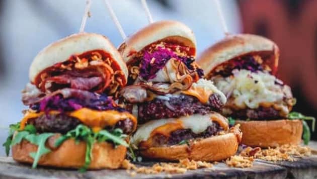 Als Bonuscard-Besitzer gewinnt man mit etwas Glück einen gratis Burger.  (Bild: Street Food Market Austria)