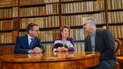 Uni-Rektor Fügenschuh, die Grande Dame der Festspiele Rabl-Stadler und Zweig-Haus-Leiter Michler ...