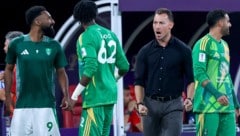 Al-Ahli-Coach Matthias Jaissle jubelt über den Einzug ins Finale der AFC Champions League. (Bild: AFP/APA)