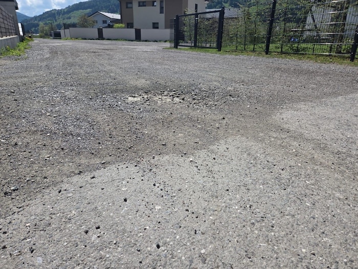 Seit Jahren warten die Bewohner auf die Asphaltierung ihrer Zufahrtsstraßen.