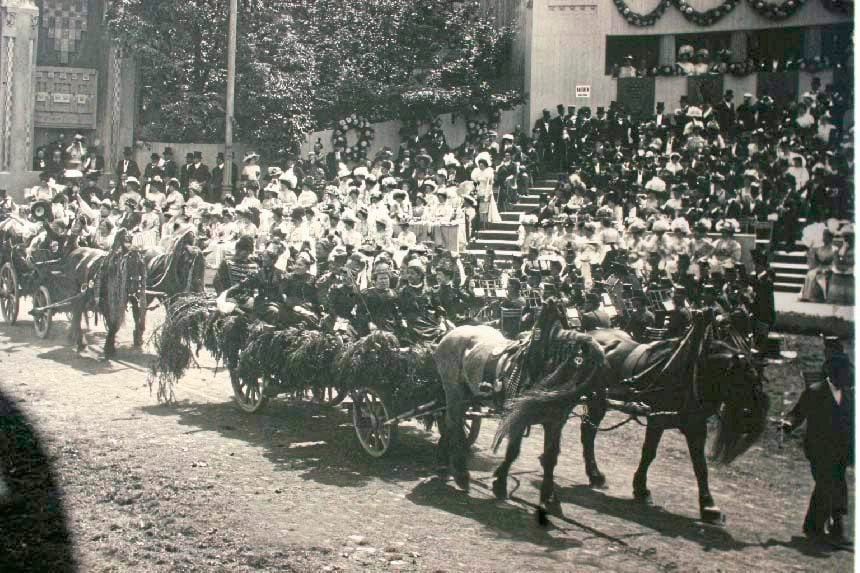 Die Damen aus St. Veit beim Thronjubiläum von Kaiser Franz Joseph im Jahr 1908. (Bild: Stadtgemeinde St. Veit/Glan) Die Damen aus St. Veit beim Thronjubiläum von Kaiser Franz Joseph im Jahr 1908. (Bild: Stadtgemeinde St. Veit/Glan)