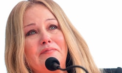 Christina Applegate trauert um ihren Vater.