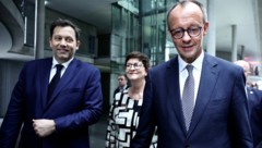 Die SPD und die Union gehen neuerlich eine Koalition ein. (Bild: EPA/CHRISTOPH SOEDER)