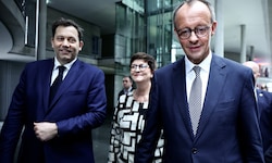 Die SPD und die Union gehen neuerlich eine Koalition ein.