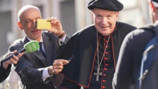 An den Vorbereitungen des Konklaves ist der emeritierte Wiener Erzbischof, Kardinal Christoph ...