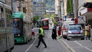 Die Annenstraße war durch den Unfall gesperrt. (Bild: Jauschowetz Christian)