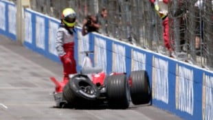 Ralf Schumacher verunfallte damals im Training wegen eines Reifenschadens (Bild: EPA/Str)