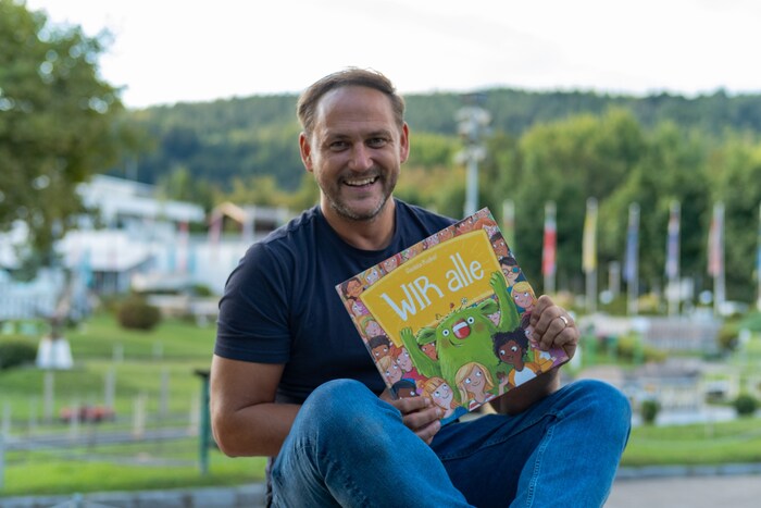 Leseonkel Christian hat wieder spannende Bücher im Gepäck.