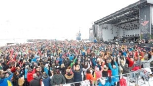 Die Idalp-Bühne bringt das Publikum zum Beben