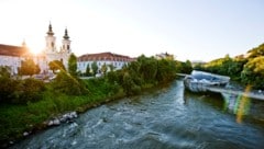Der Grazer Schlossberg und die Murinsel gehören zu den beliebtesten steirischen Ausflugszielen. (Bild: Tom Lamm, ikarus.cc)
