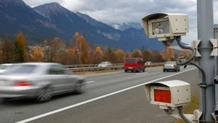 Zwischen Jänner 2020 und August 2022 löschte der 55-Jährige im internen System der Polizei gezielt 29 „Blitzerfotos“. (Bild: Birbaumer Christof)