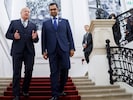 Von links: Bundeskanzler Christian Stocker mit dem VAE-Industrieminister Ahmed al-Jaber (Bild: BKA/Andy Wenzel)