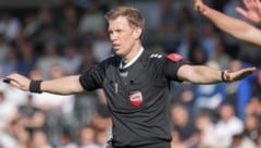 Schiedsrichter Markus Hameter (Bild: APA/DIETMAR STIPLOVSEK)