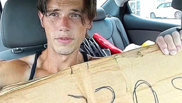 Er nennt sich „bradlove911“ und ist im Internet beliebt. Viele Fans sehen in ihm eine Version ...