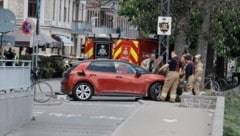 Die Einsatzkräftige gaben ihr Möglichstes. (Bild: AP/Thomas Traasdahl, Krone KREATIV)