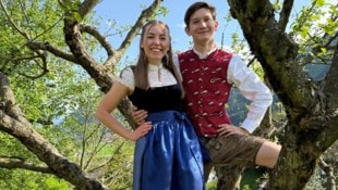 Selina Kalin und Paul Fischer, beide sind bei der Landjugend Treffen, wollen das Trachtenpärchen ...